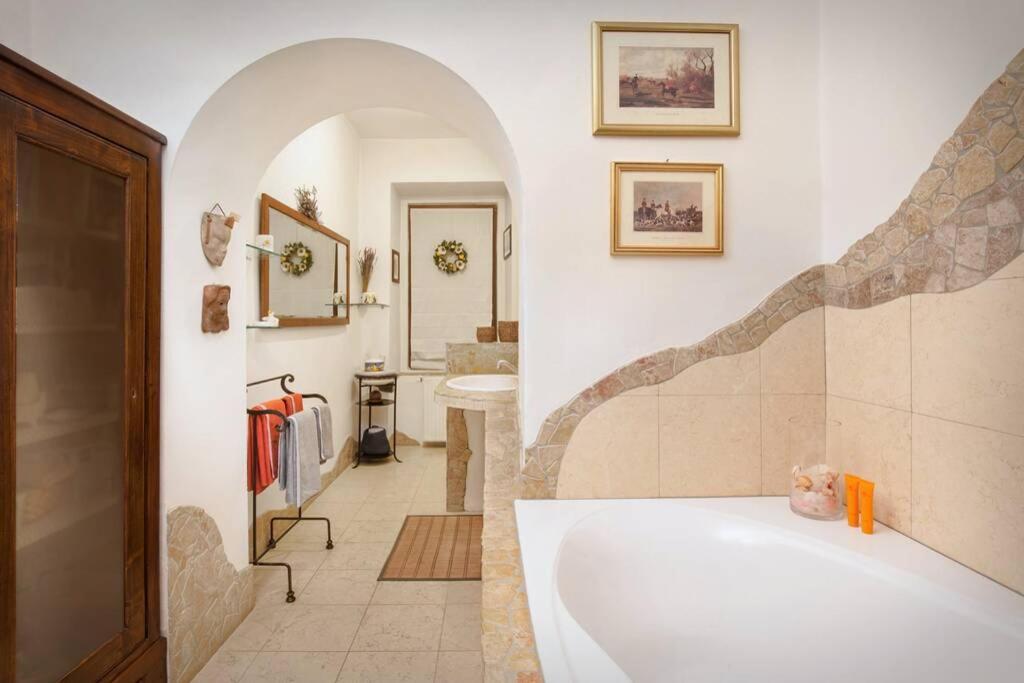 Casa Al Duomo-Nel Cuore Storico Di Meran Buitenkant foto