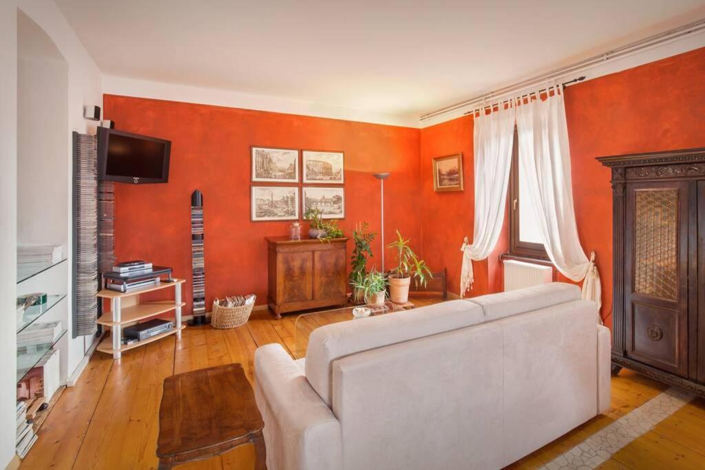 Casa Al Duomo-Nel Cuore Storico Di Meran Buitenkant foto