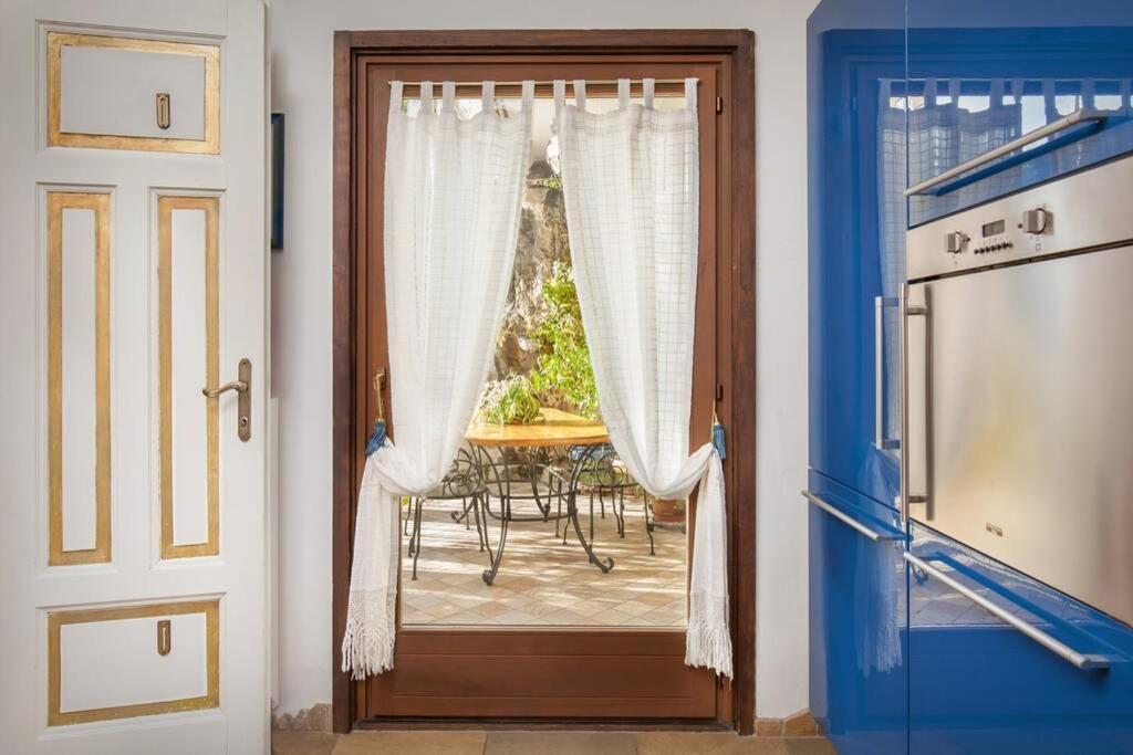 Casa Al Duomo-Nel Cuore Storico Di Meran Buitenkant foto